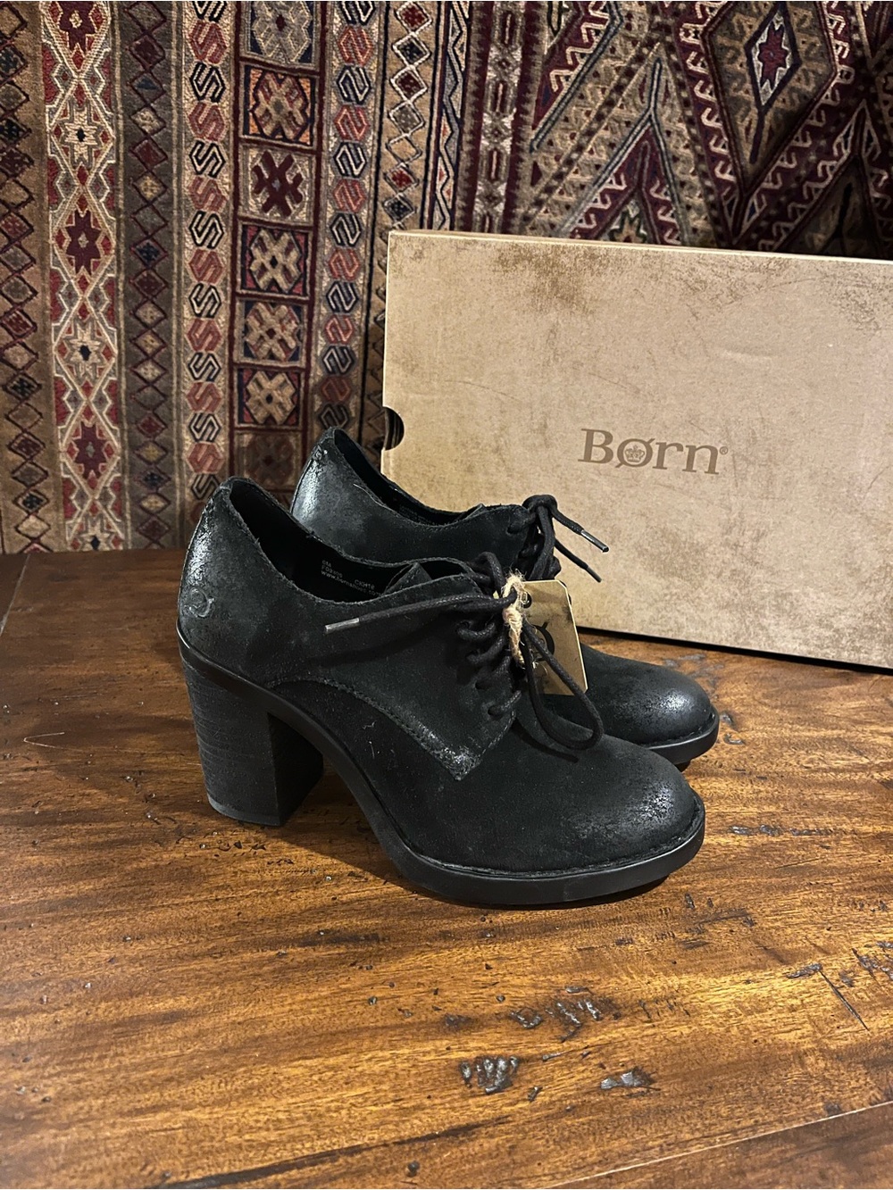 Born “Jolene” Oxford Distressed Black Suede Lace-Ups, Block Heel, Size 6, NEW! - Picture 2 of 6